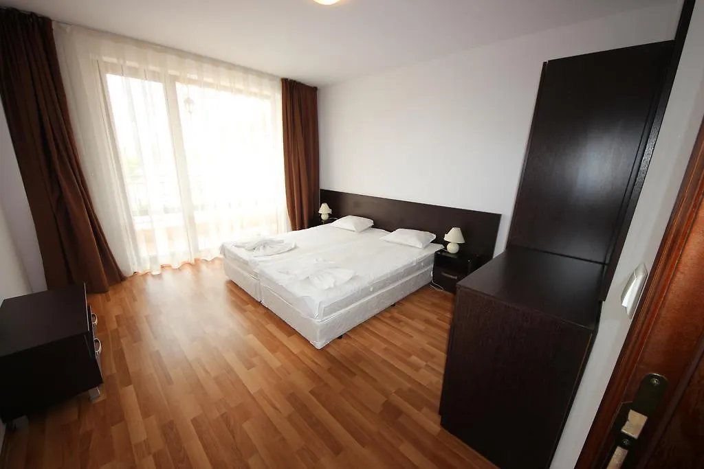 סאני ביץ' Menada Diamant Apartments